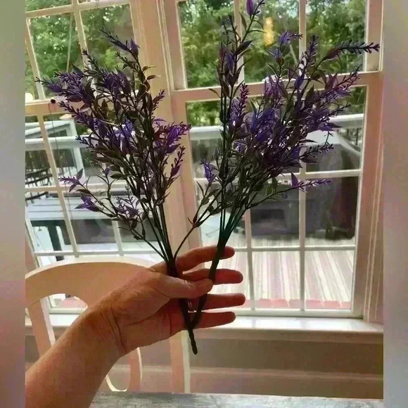 New in plastic Artificial Flower Stems Purple 4 stems included - Picture 4 of 4